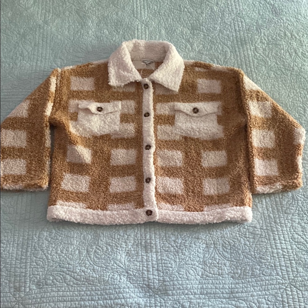 DAVI & DANI Tan and White Teddy Jacket with Plush Texture